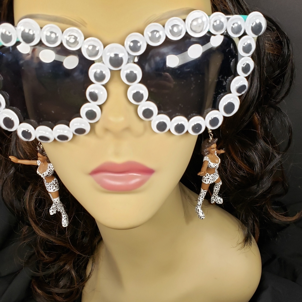 ✌👩‍🎤SCARY SPICE Earrings - Picture 2 of 7